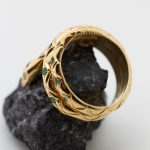 Anillo Áspid oro y esmeraldas - Imagen 2