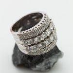 Anillo Reina de España oro blanco y brillantes