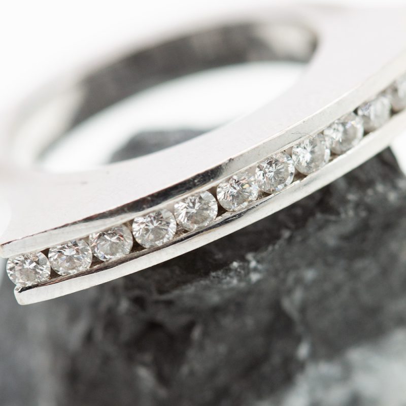 Anillo Harlem oro blanco y brillantes