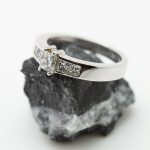 Anillo Princesa Sara oro blanco y brillantes