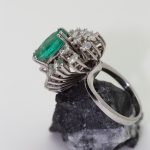 Anillo María Tudor brillantes y esmeralda - Imagen 2