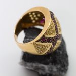 Anillo Mónica oro amarillo con rombos - Imagen 2