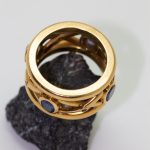 Anillo oro amarillo con chispas de diamantes - Imagen 2