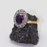Anillo vintage con flor de amatista y brillantes
