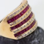 Anillo oro amarillo de rubíes y brillantes - Imagen 4