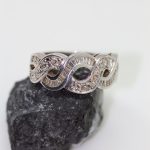 Anillo Mar con olas cruzadas de baguets y brillantes - Imagen 3