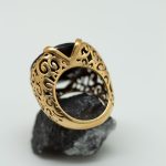 Anillo Dorina oro amarillo con central ónix - Imagen 2