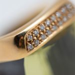 Anillo Jónico oro amarillo con peridoto y brillantes - Imagen 3