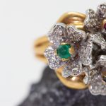 Anillo Azucena oro amarillo trío de piedras y brillantes - Imagen 2