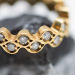 Anillo Marejada oro amarillo con 24 brillantes - Imagen 2