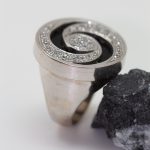 Anillo Espiral oro blanco y brillantes - Imagen 4