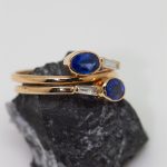 Anillo Alexa oro amarillo zafiros y baguette - Imagen 3