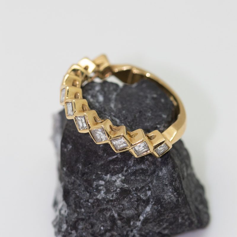 Anillo Macarena oro amarillo y brillantes