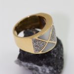 Anillo Odette oro amarillo nacar y brillantes - Imagen 3