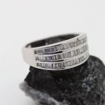 Anillo Triple baguettes oro blanco brillantes - Imagen 4