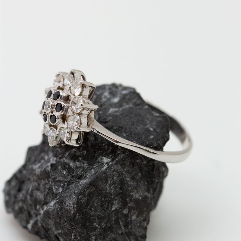 Anillo Rosa oro blanco y brillantes