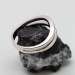 Anillo Ondulado oro blanco y brillantes - Imagen 3