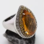 Anillo Topacio grande y brillantes - Imagen 3