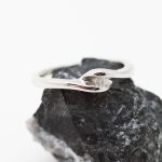 Anillo Gota oro blanco y brillante - Imagen 4
