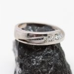 Anillo Ascendente oro blanco brillantes - Imagen 4