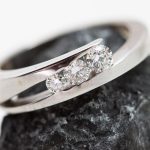 Anillo Ascendente oro blanco brillantes