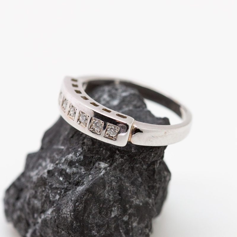 Anillo oro blanco y 7 brillantes