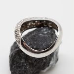 Anillo Onda flor oro blanco brillantes - Imagen 2