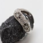 Anillo Onda flor oro blanco brillantes - Imagen 4
