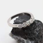Anillo Maira oro blanco y brillantes - Imagen 4