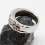 Anillo Ojo de gato oro blanco y brillantes