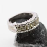 Anillo Ojo de gato oro blanco y brillantes - Imagen 3