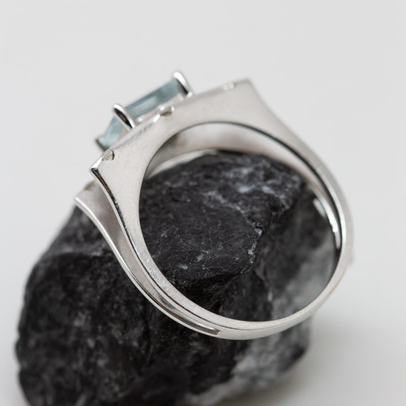 Anillo Doble oro blanco zafiro azul