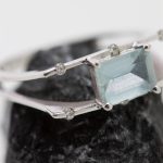 Anillo Doble oro blanco zafiro azul - Imagen 3
