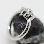 Anillo Margarita oro blanco y brillantes - Imagen 3