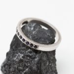 Anillo Denia oro blanco y zafiros