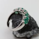 Anillo Alejandría oro blanco y esmeraldas - Imagen 4