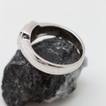 Anillo Cuadrado oro blanco y brillantes - Imagen 2