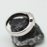 Anillo Cuadrado oro blanco y brillantes - Imagen 3
