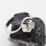 Anillo Labertino oro blanco y brillante - Imagen 3