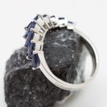 Anillo Onda oro blanco y zafiros - Imagen 2