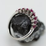 Anillo Onda oro blanco y rubíes - Imagen 3
