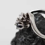 Anillo Trío oro blanco dos brillantes y zafiro - Imagen 5