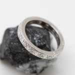 Anillo Giralda oro blanco y brillantes