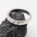Anillo Moli oro blanco y brillantes