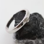 Anillo Mara oro blanco y brillante