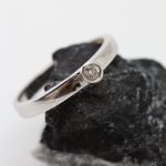 Anillo Mara oro blanco y brillante - Imagen 2