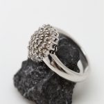 Anillo Diente de León oro blanco y brillantes