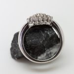 Anillo Diente de León oro blanco y brillantes - Imagen 2