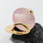 Anillo Catalina oro amarillo cuarzo rosa - Imagen 3