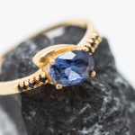 Anillo Clara oro amarillo y zafiro - Imagen 4